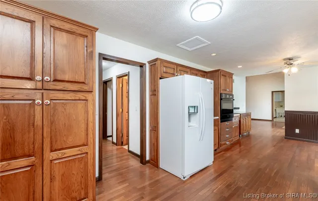 $575,000 | 798 East Brown Road, Pekin, IN 47165