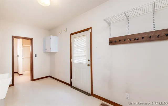 $575,000 | 798 East Brown Road, Pekin, IN 47165