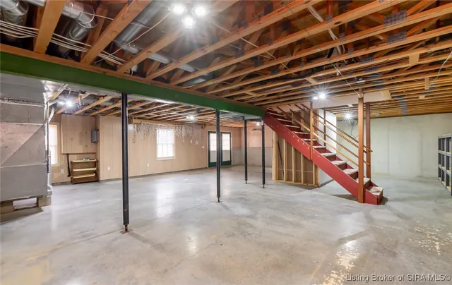 $575,000 | 798 East Brown Road, Pekin, IN 47165