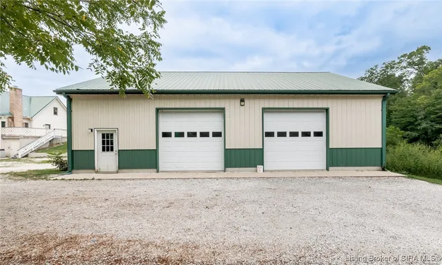 $575,000 | 798 East Brown Road, Pekin, IN 47165