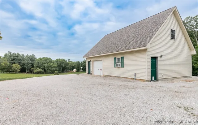 $575,000 | 798 East Brown Road, Pekin, IN 47165