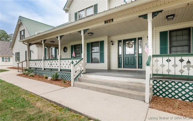 $575,000 | 798 East Brown Road, Pekin, IN 47165