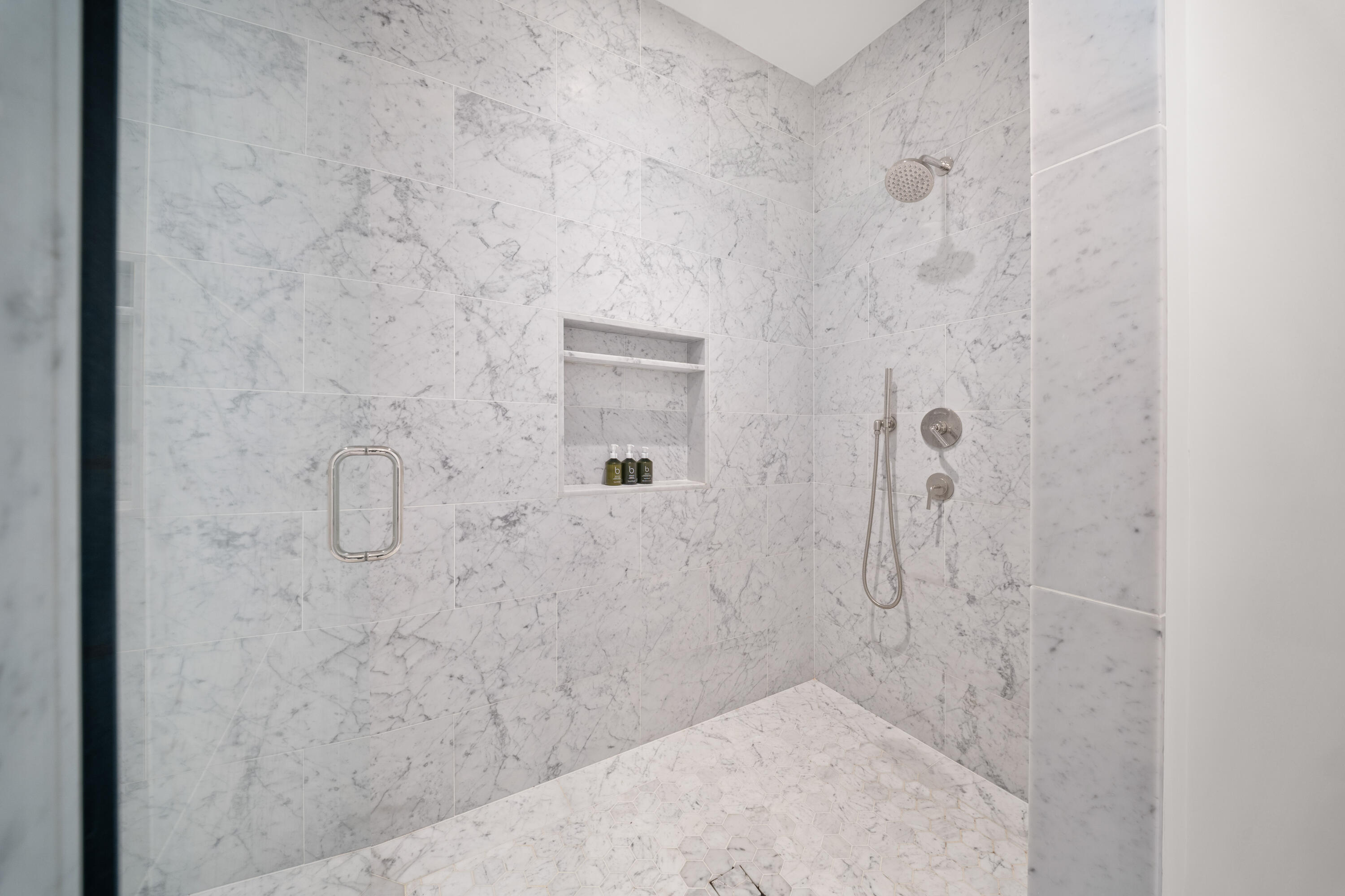 45 West Solaire Way Inlet Beach, Unit 107 Inlet Beach, FL 32461 - Photo 11 of 47 a bathroom with a shower