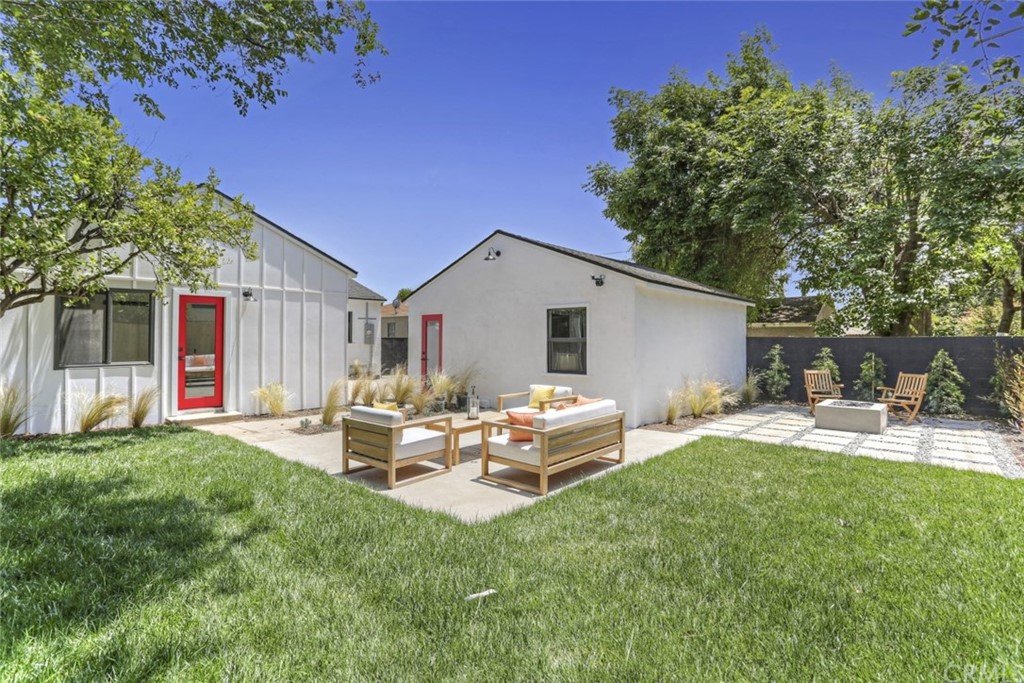 2589 El Sol Avenue Altadena, CA 91001 - Photo 24 of 28 a view of a house with backyard and sitting area