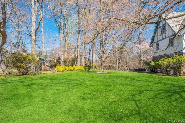 $2,175,000 | 107 Crawford Terrace, New Rochelle, NY 10804