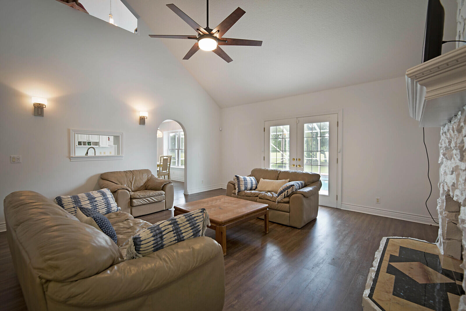 1472-1538 E Road Loxahatchee, FL 33470 - Photo 22 of 42 FAMILY ROOM