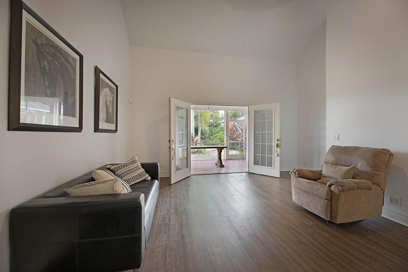 1472-1538 E Road Loxahatchee, FL 33470 - Photo 26 of 42 LIVING ROOM