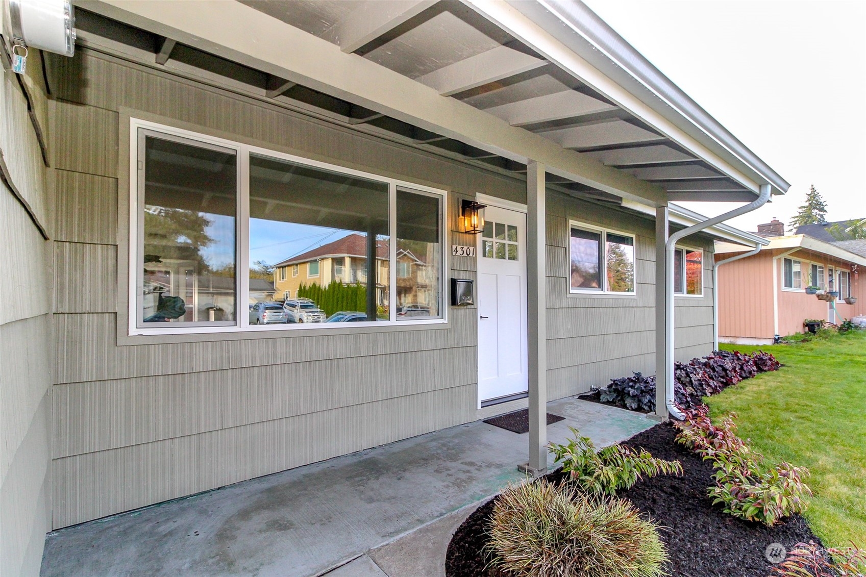 4301 Northeast 10th Place Renton, WA 98059 - Photo 3 of 29 Gallery Image 3
