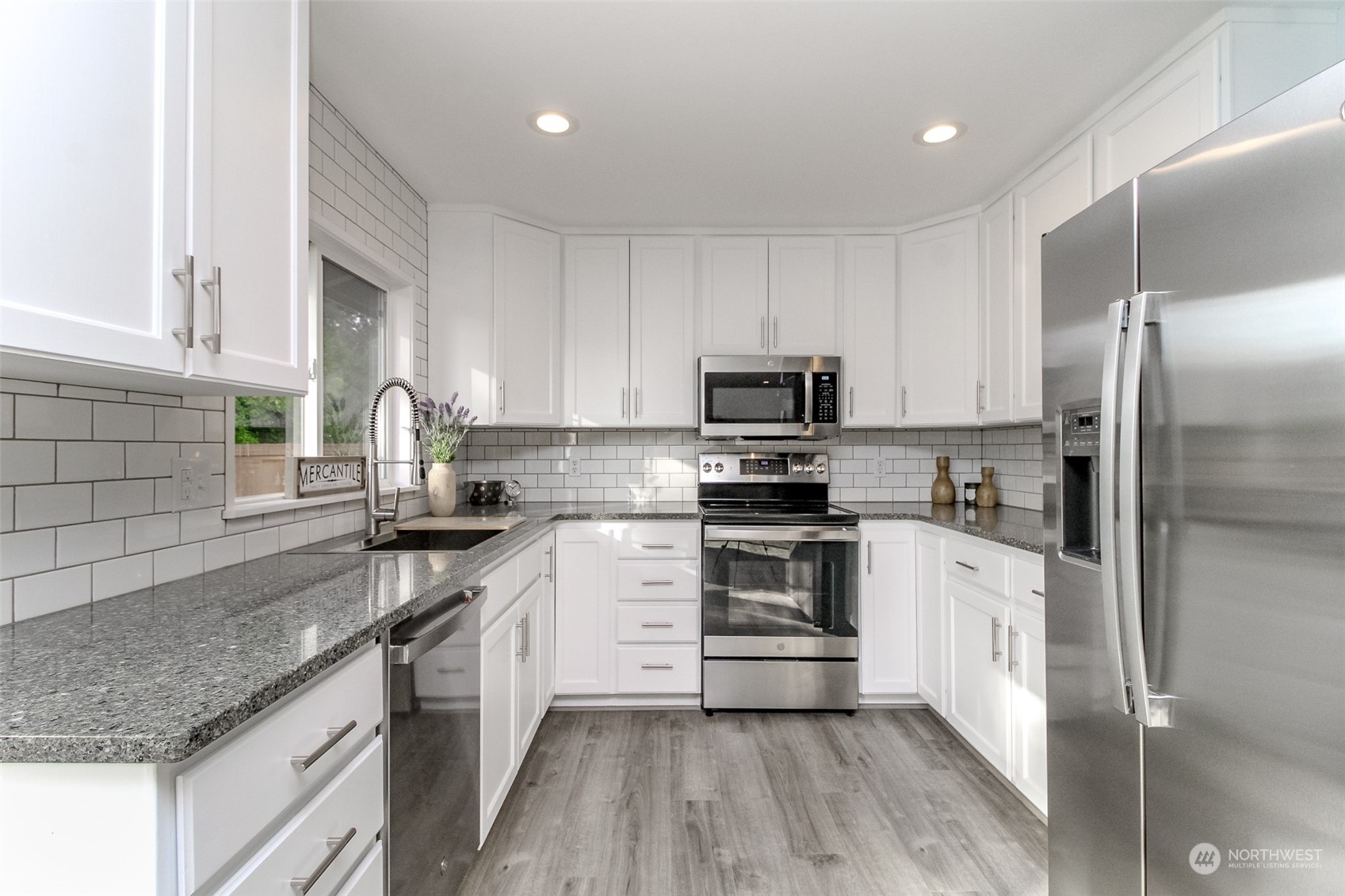 4301 Northeast 10th Place Renton, WA 98059 - Photo 9 of 29 Gallery Image 9
