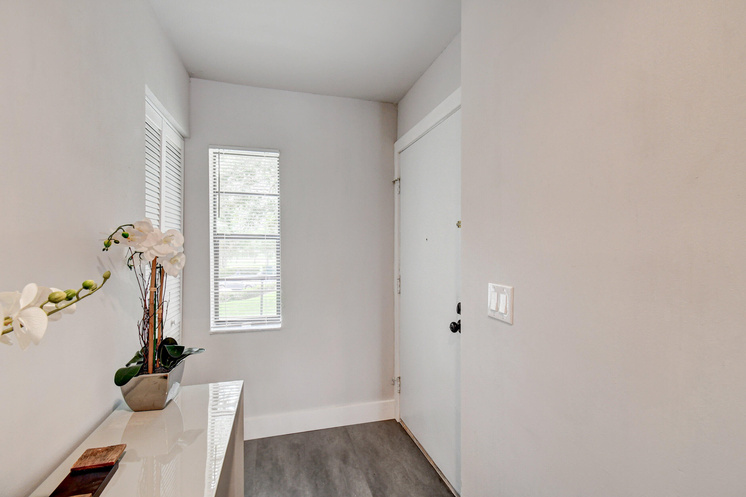 21851 Arriba Real, Unit 9J Boca Raton, FL 33433 - Photo 5 of 43 ENTRANCE