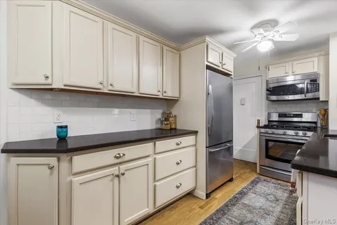 $315,000 | 1 Brooklands, Unit GB, Bronxville, NY 10708
