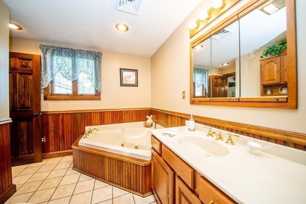 10 Bullock Road Freetown, MA 02702 - Photo 25 of 42 Gallery Image 25