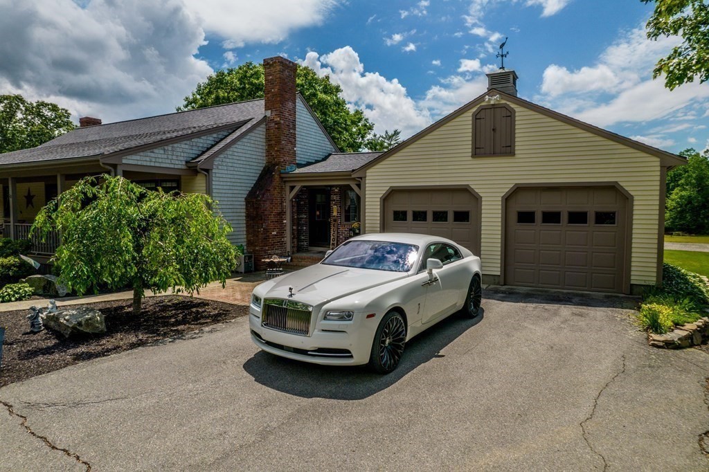 10 Bullock Road Freetown, MA 02702 - Photo 3 of 42 Gallery Image 3