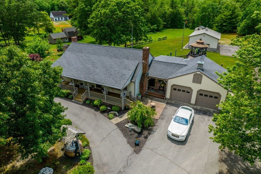 10 Bullock Road Freetown, MA 02702 - Photo 4 of 42 Gallery Image 4
