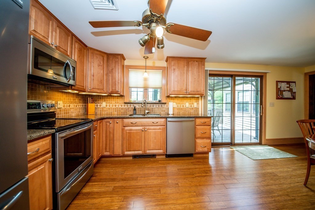 10 Bullock Road Freetown, MA 02702 - Photo 7 of 42 Gallery Image 7
