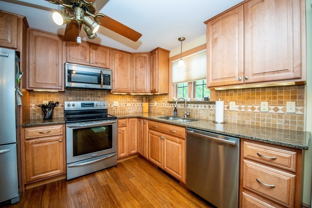 10 Bullock Road Freetown, MA 02702 - Photo 8 of 42 Gallery Image 8