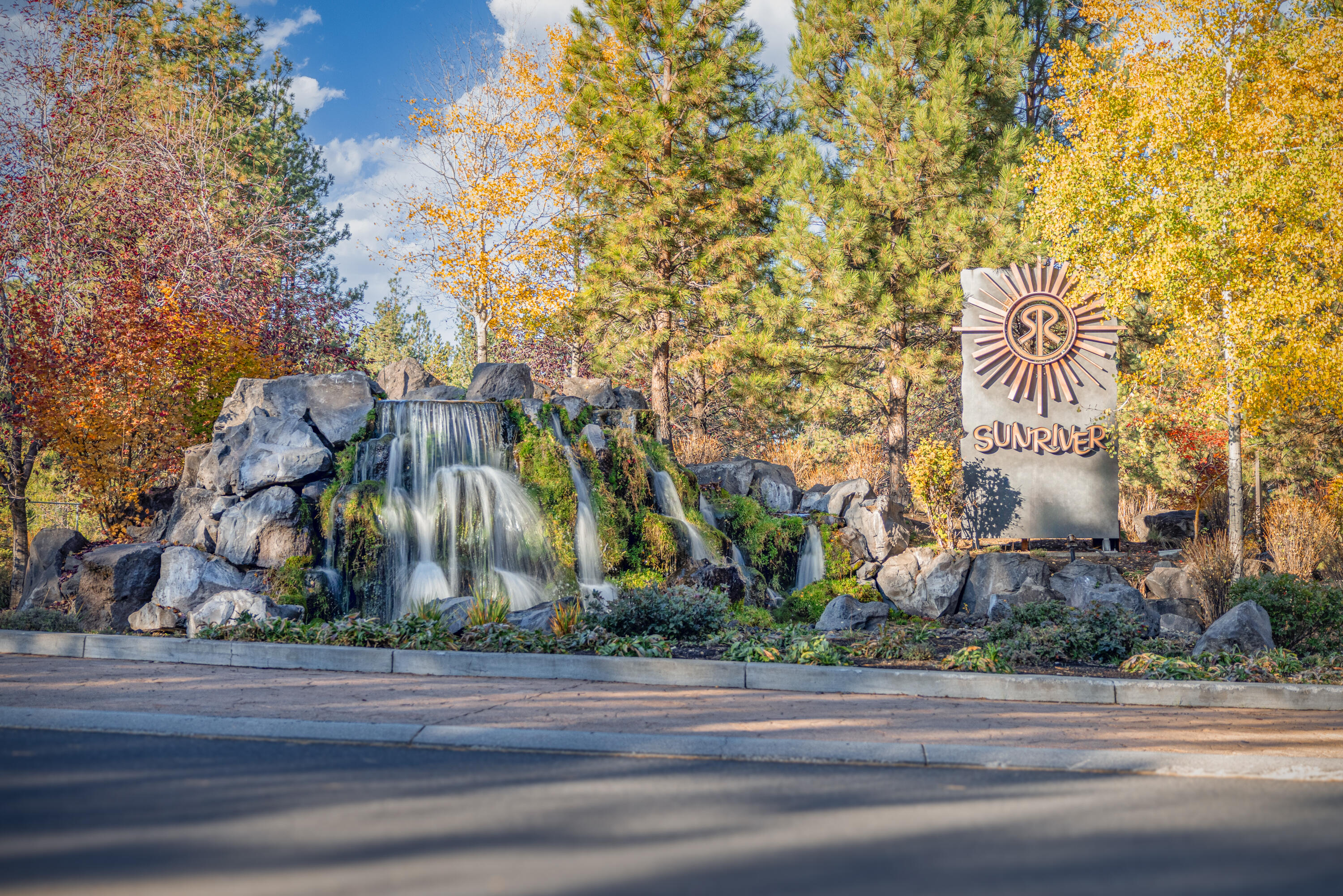 17797 15th Tee Lane, Unit 9 Sunriver, OR 97707 - Photo 7 of 21 Sunriver_Fall-33 (1)