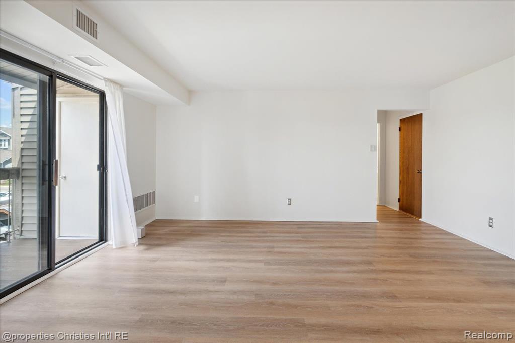30475 West 14 Mile Road, Unit 95 Farmington Hills, MI 48334 - Photo 6 of 12
