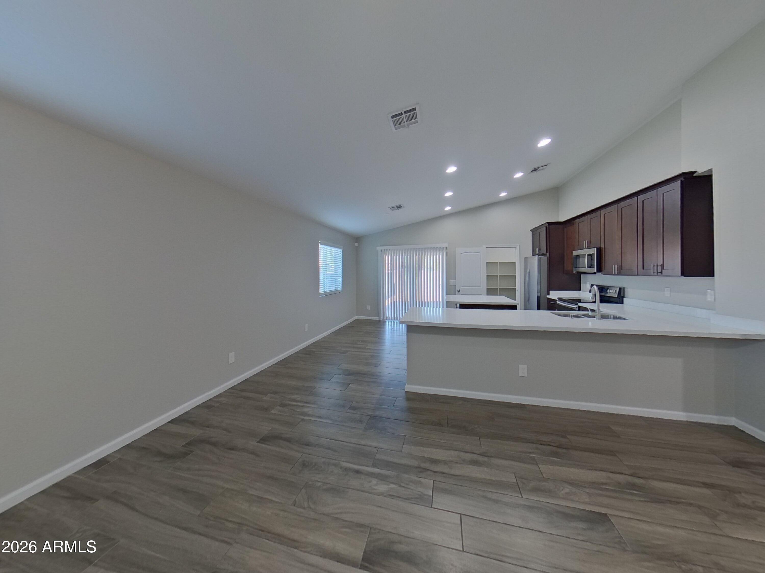 2854 East Roeser Road Phoenix, AZ 85040 - Photo 3 of 15 2_pc_oPLpRWjNAM_EnNfzMEG3k_layout_0