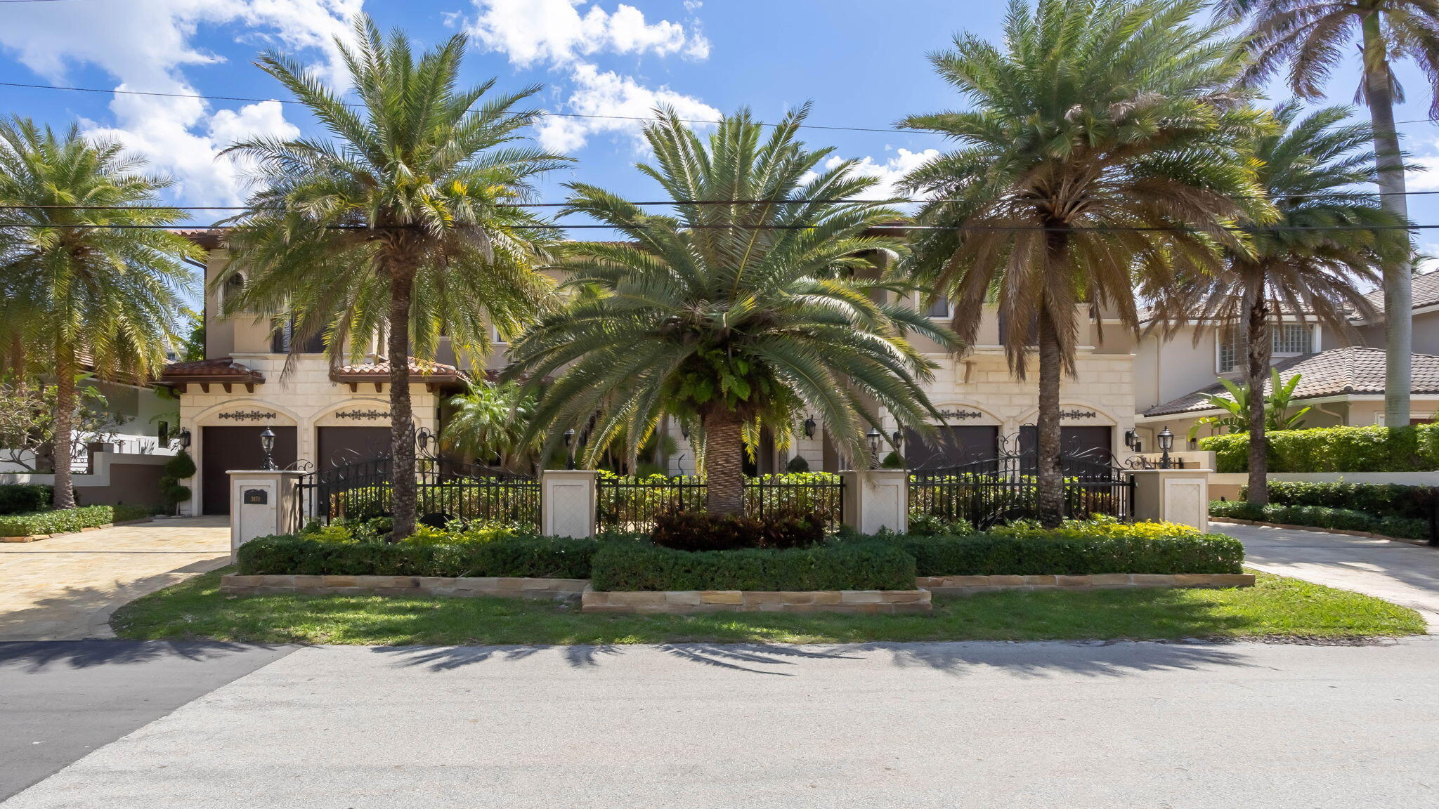 3870 Northeast 31st Avenue Lighthouse Point, FL 33064 - Photo 7 of 151 50-web-or-mls-0E2A8031-HDR