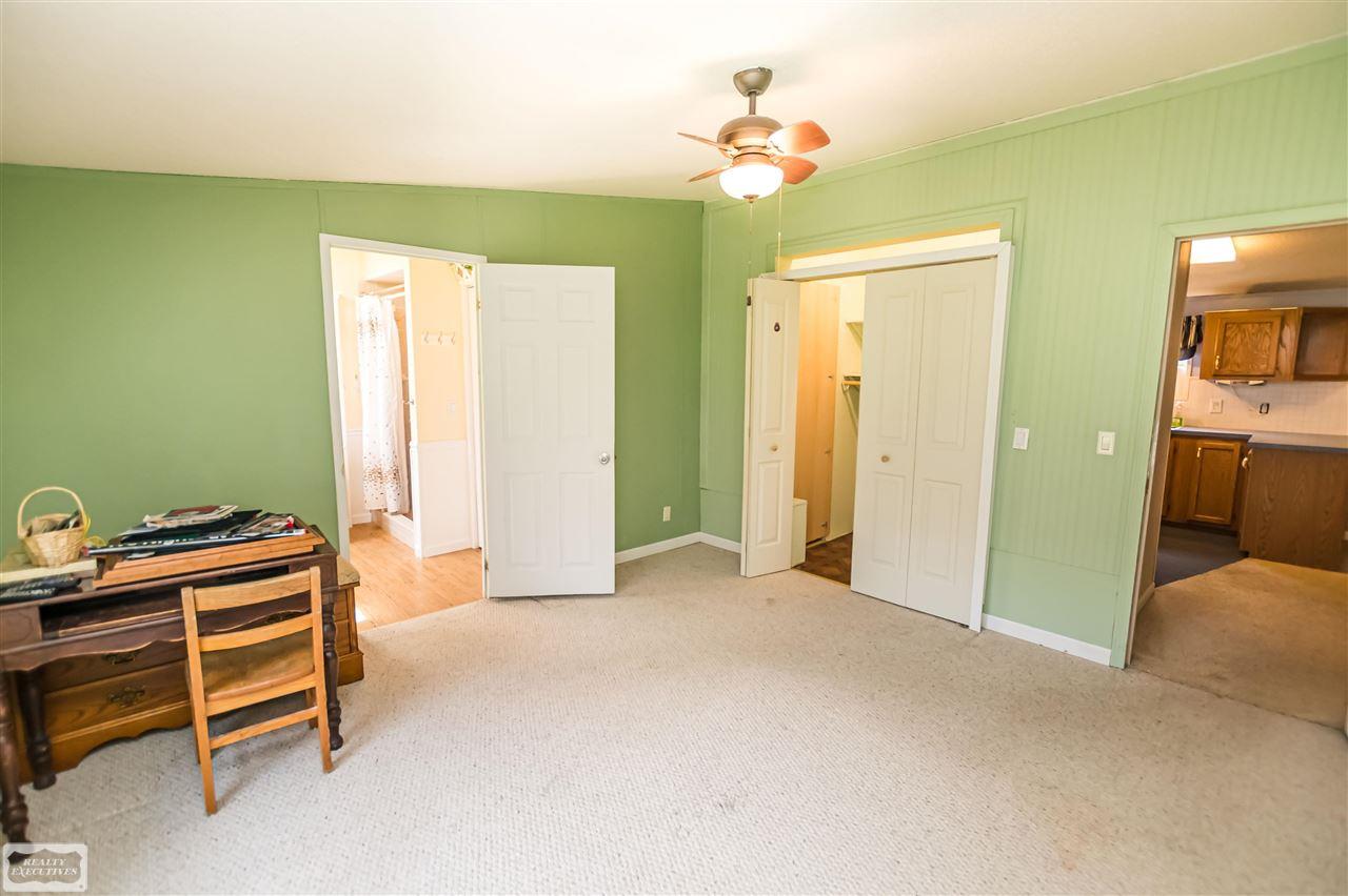 1939 Maple Road Smiths Creek, MI 48074 - Photo 21 of 36 50072948-20.JPG