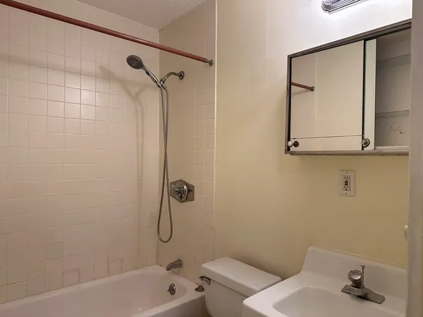 $2,500 | 44 Washington Street, Unit 311, Brookline, MA 02445