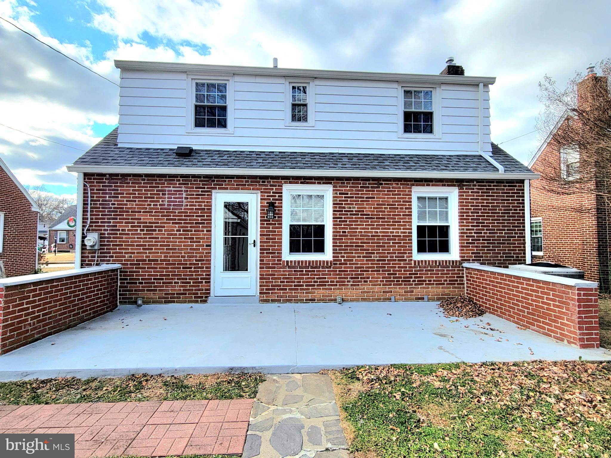 409 Perry Street Ridley Park, PA 19078 - Photo 26 of 66 a front view of house with yard