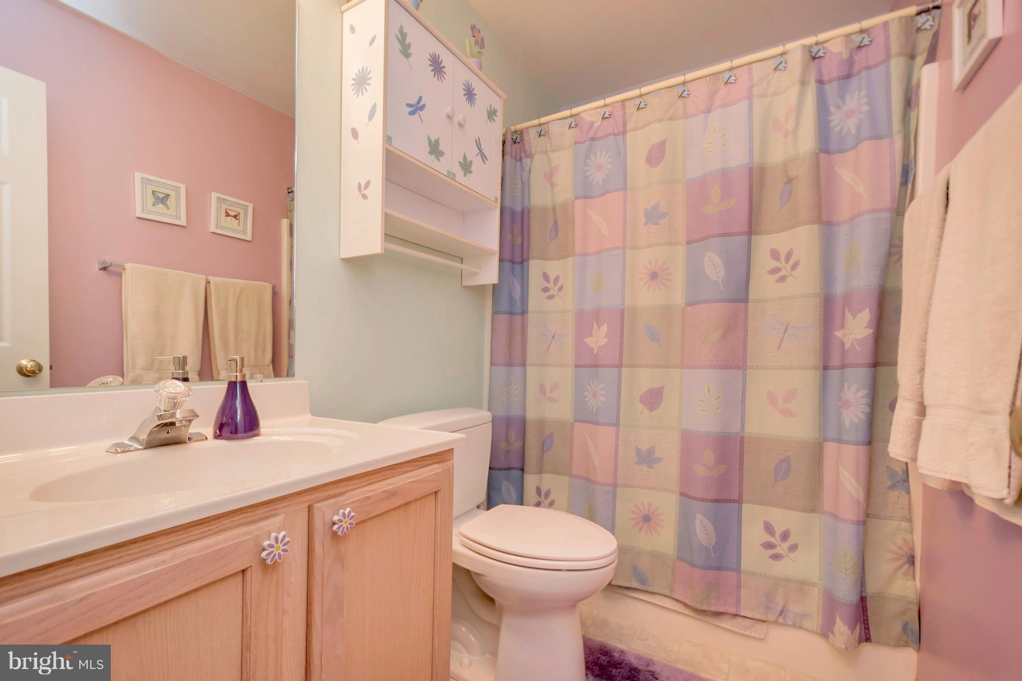 308 North Duey Road Remington, VA 22734 - Photo 14 of 30 Main level full bath