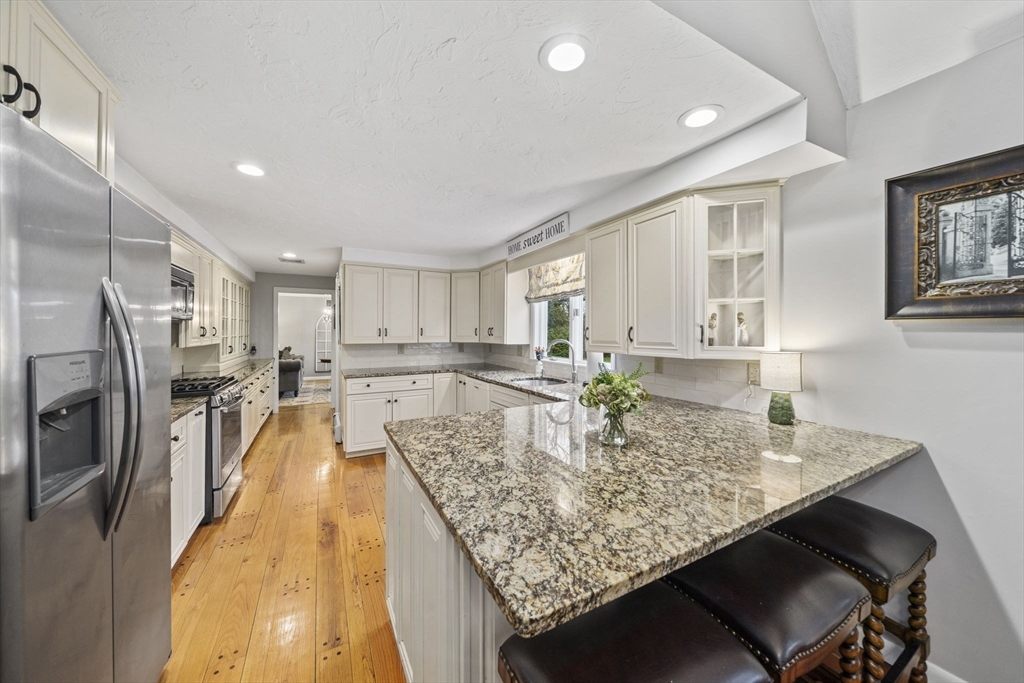 32 Ann Vinal Road Scituate, MA 02066 - Photo 3 of 42