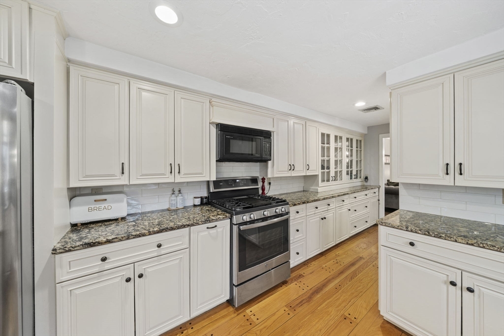 32 Ann Vinal Road Scituate, MA 02066 - Photo 4 of 42