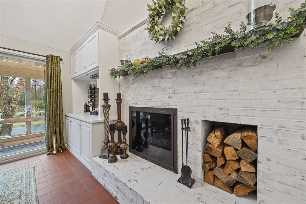 32 Ann Vinal Road Scituate, MA 02066 - Photo 8 of 42