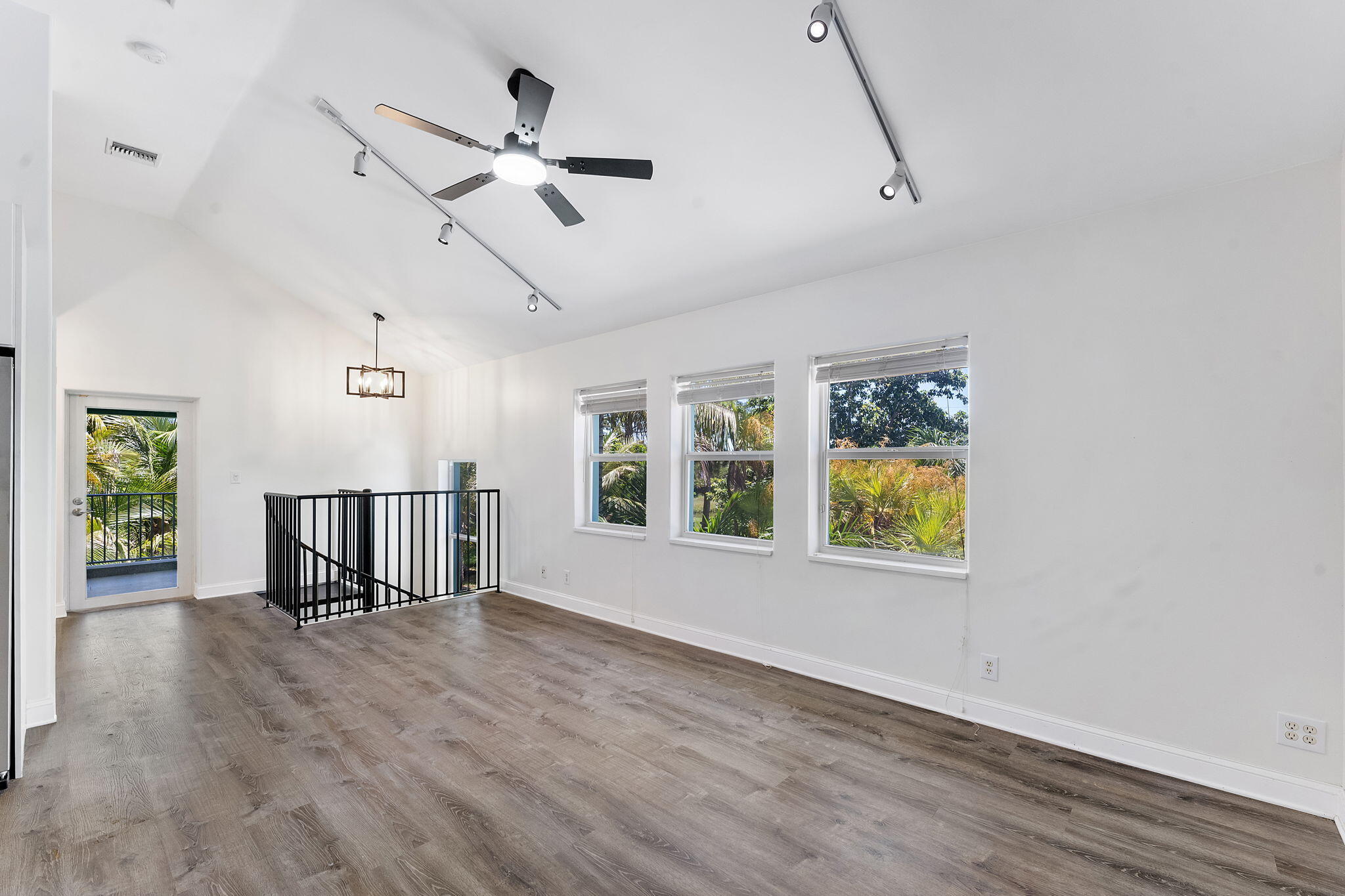 7044 Thompson Road Boynton Beach, FL 33426 - Photo 17 of 43 Nick 15