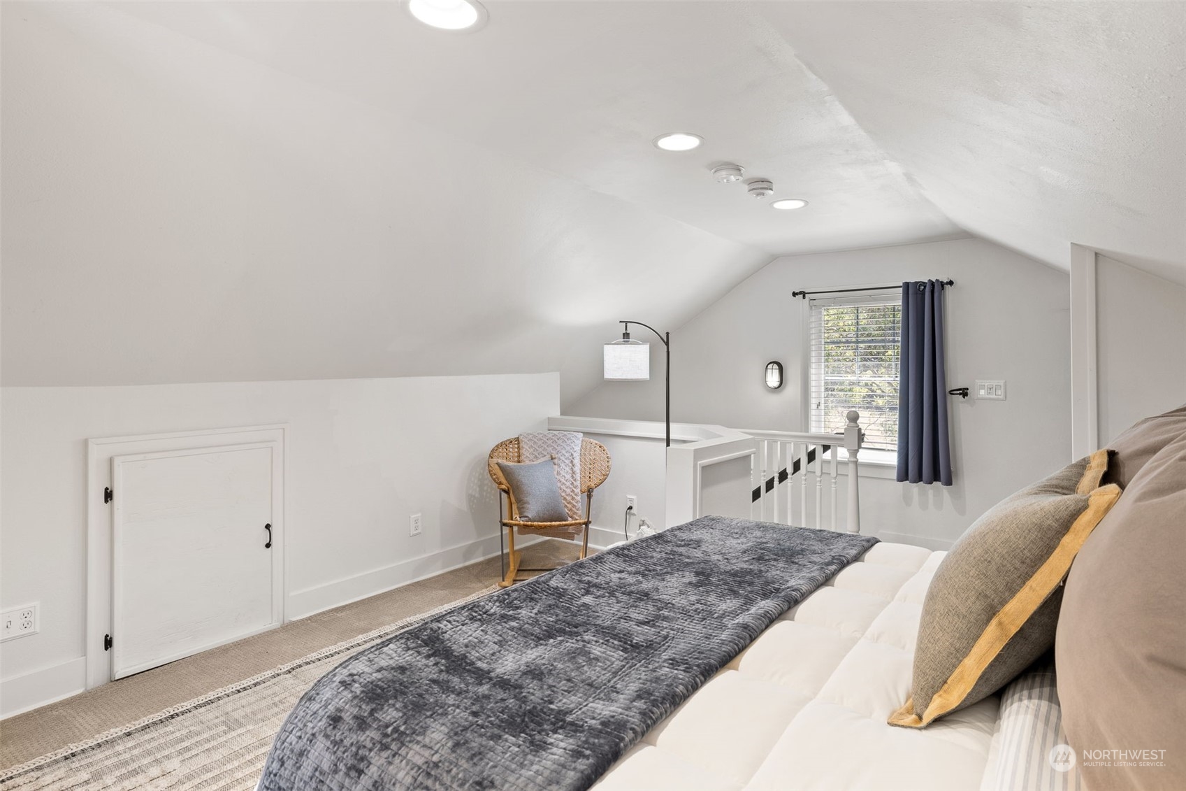 1232 Donovan Lane Everett, WA 98201 - Photo 17 of 34 a living room with furniture