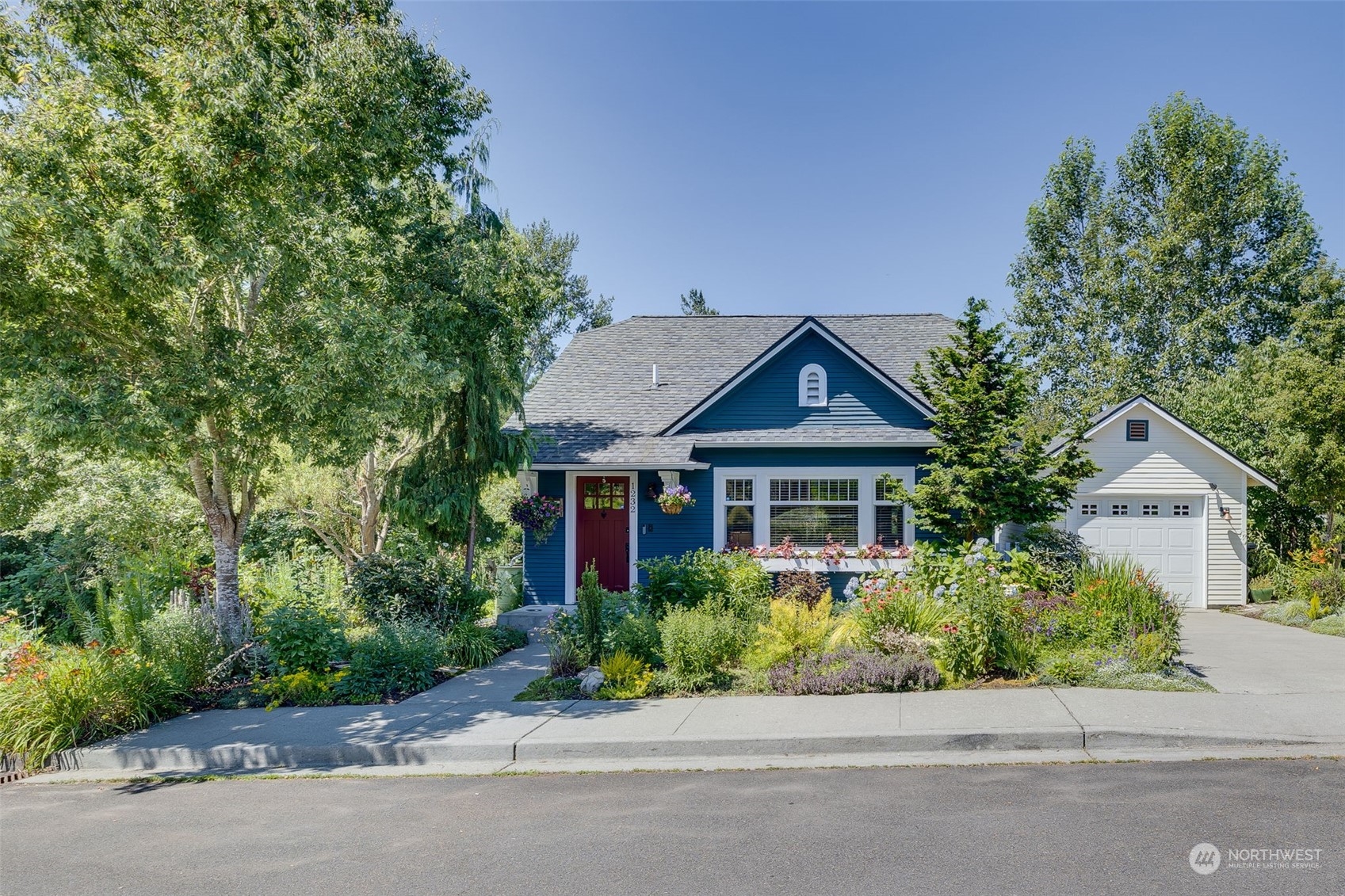 1232 Donovan Lane Everett, WA 98201 - Photo 26 of 34 front view of a house with a small yard