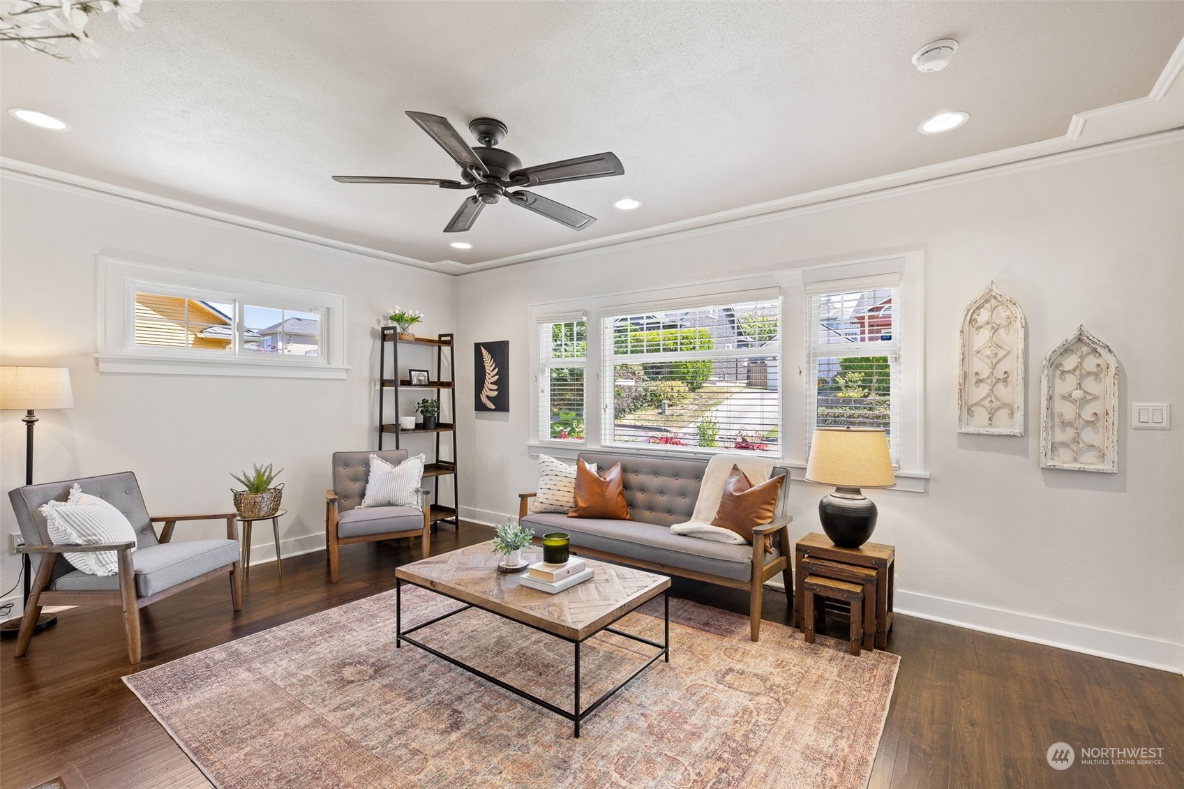 1232 Donovan Lane Everett, WA 98201 - Photo 6 of 34 a living room with furniture and a window