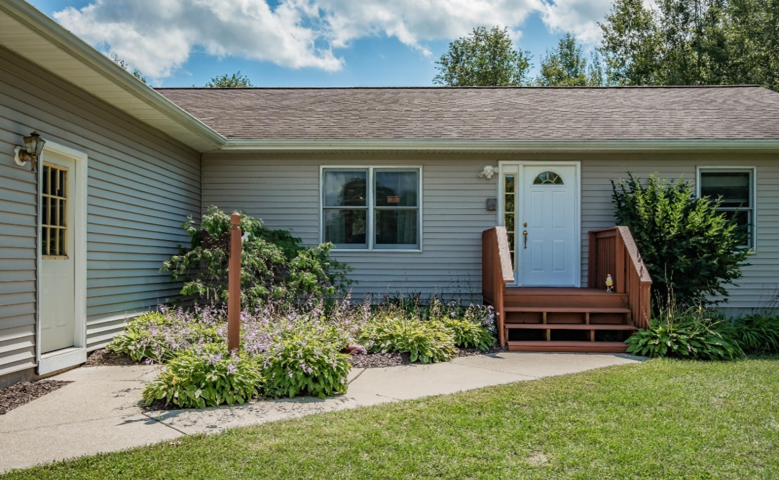 6207 Long Lake Road Belding, MI 48809 - Photo 2 of 46 Front Entrance