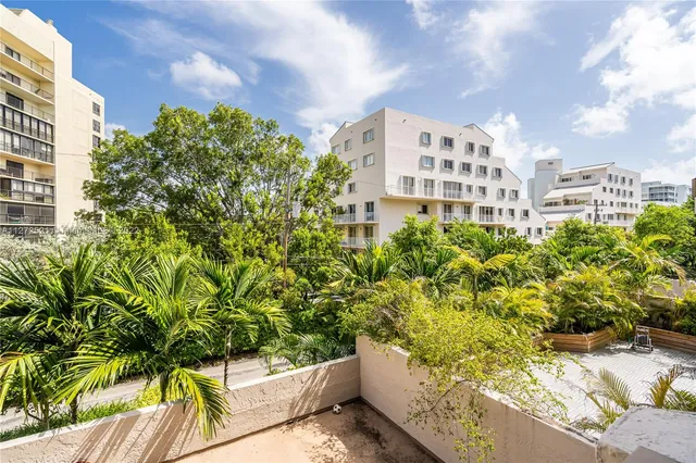 $3,200 | 101 Crandon Boulevard, Unit 267, Key Biscayne, FL 33149