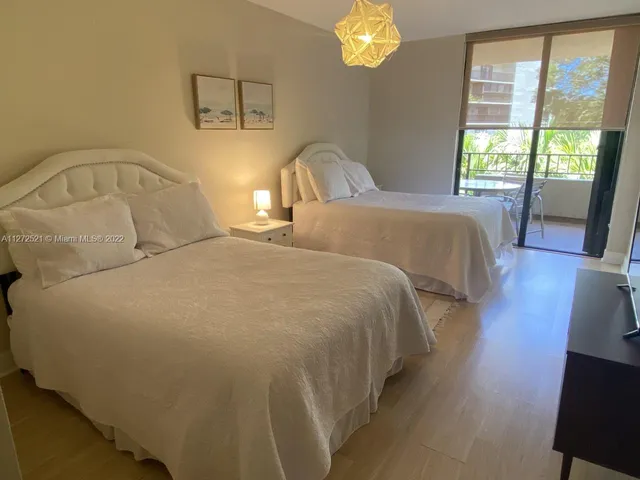 $3,200 | 101 Crandon Boulevard, Unit 267, Key Biscayne, FL 33149