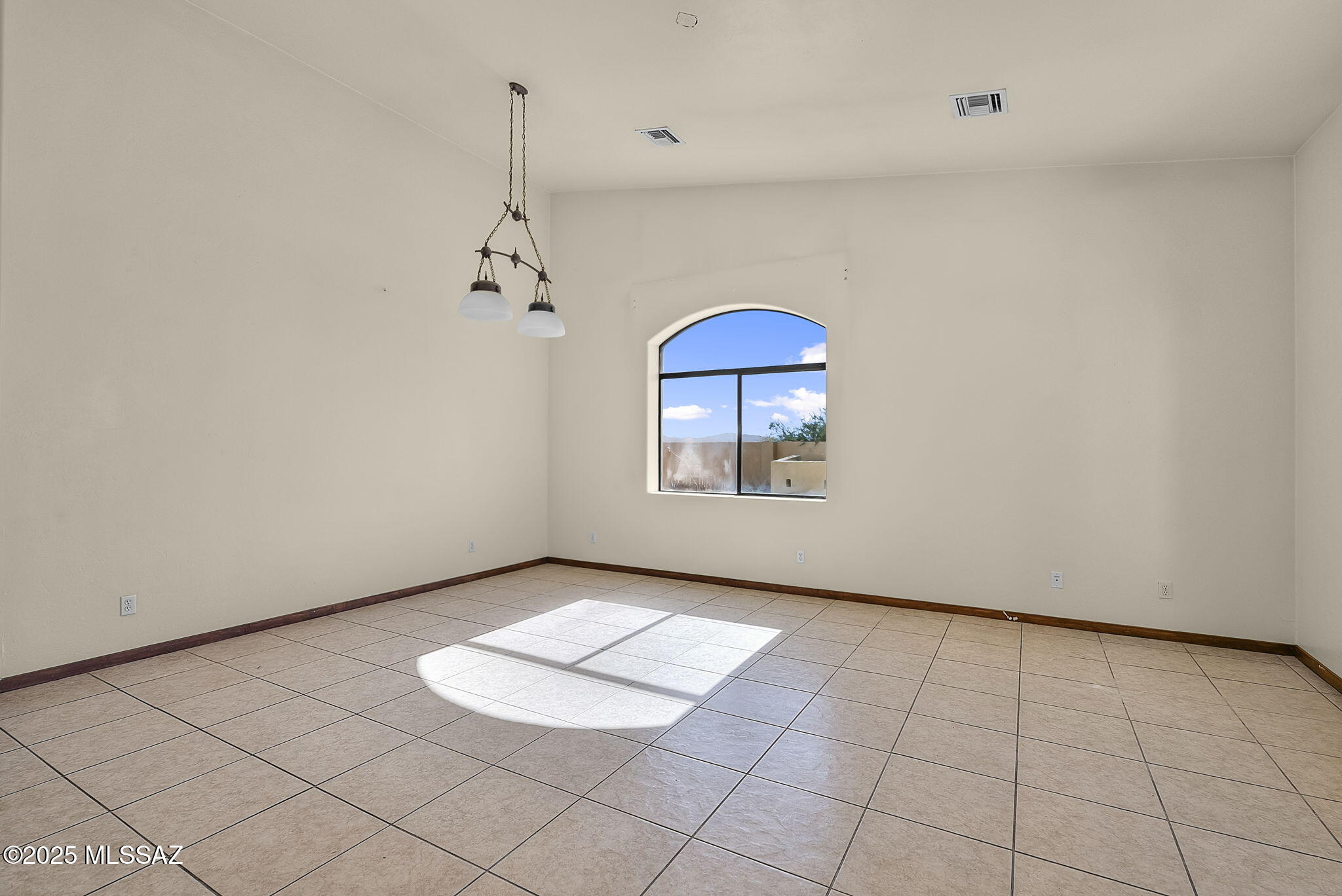 309 Valley View Drive Rio Rico, AZ 85648 - Photo 5 of 36 Gallery Image 5