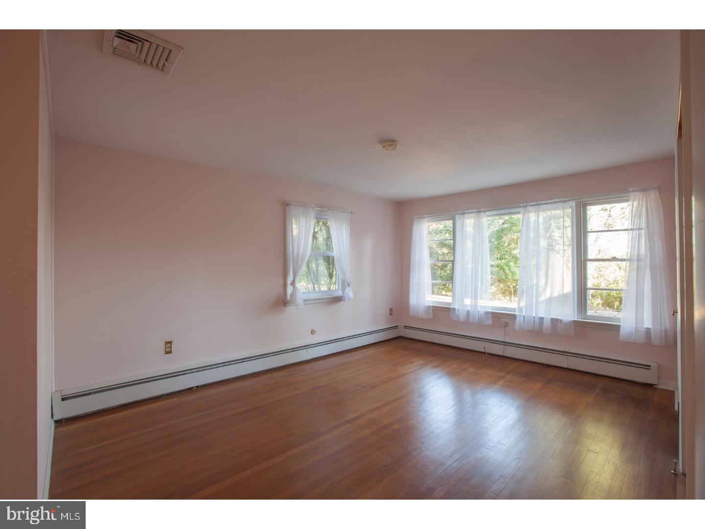 2537 Mill Road Buckingham, PA 18902 - Photo 12 of 22 Bedroom - Main