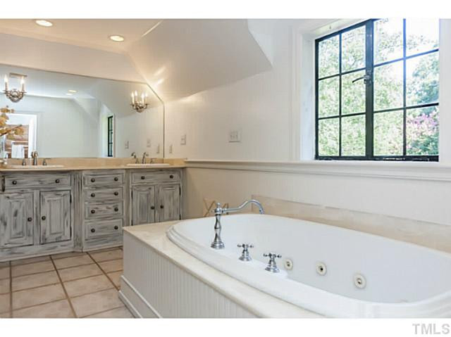 2630 Fairview Road Raleigh, NC 27608 - Photo 15 of 25 Bathroom