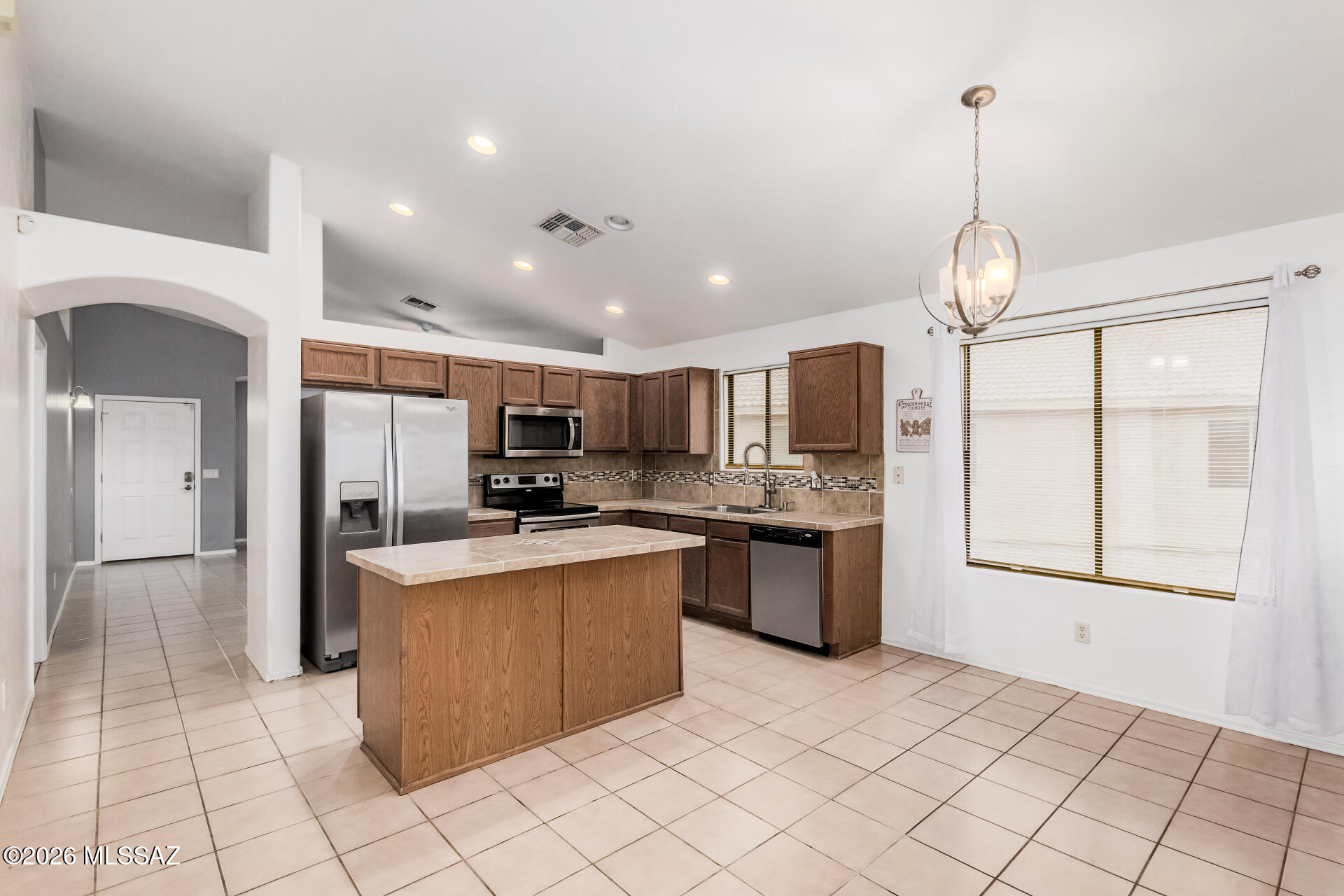 8509 East Sarnoff Ridge Loop Tucson, AZ 85710 - Photo 13 of 32