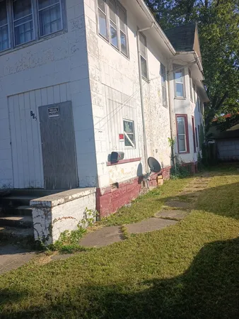 $35,900 | 105 West Pleasant Street, Freeport, IL 61032
