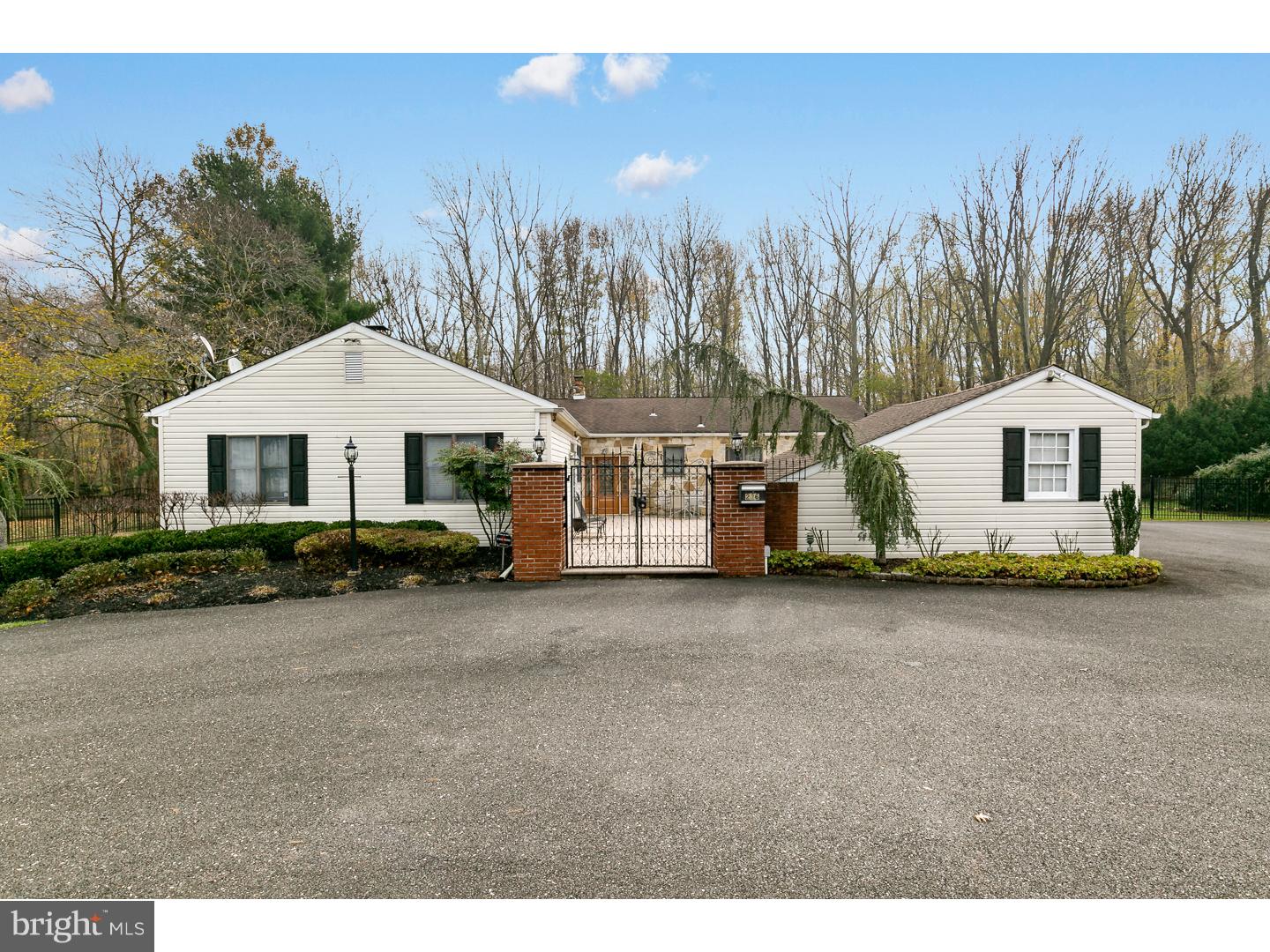 236 North Riding Drive Moorestown, NJ 08057 - Photo 1 of 25