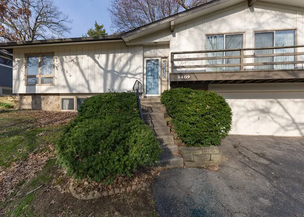 $240,000 | 3409 52nd Street, Moline, IL 61265