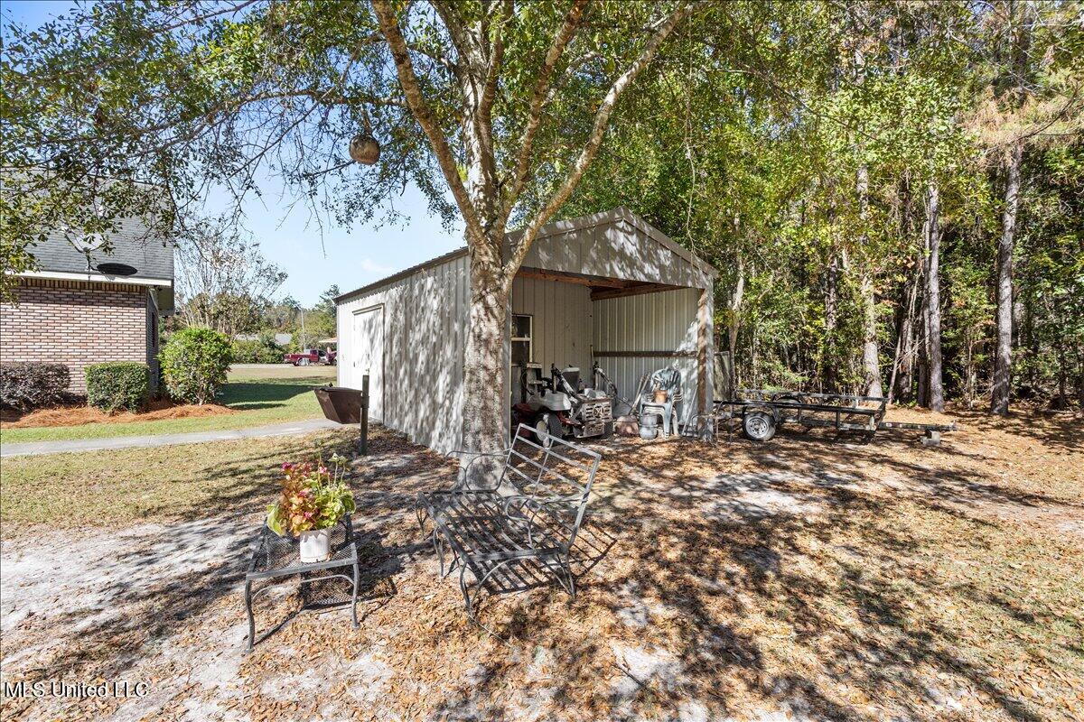 2118 Paulding Road Leakesville, MS 39451 - Photo 28 of 34 Workshop with Drop