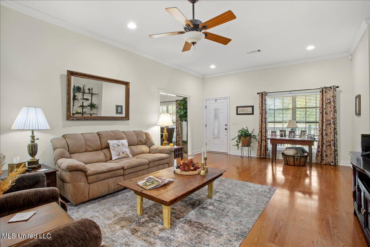 2118 Paulding Road Leakesville, MS 39451 - Photo 8 of 34 Living 2