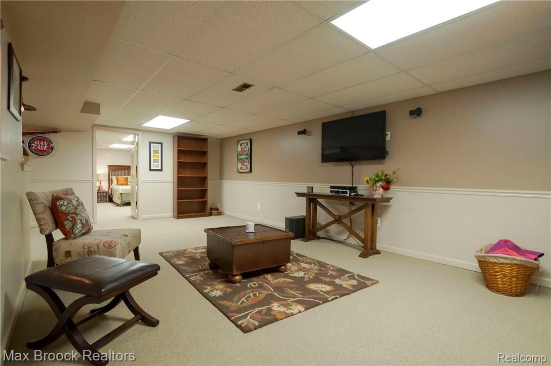 1142 Sandy Ridge Drive Rochester, MI 48306 - Photo 43 of 52 41.JPG
