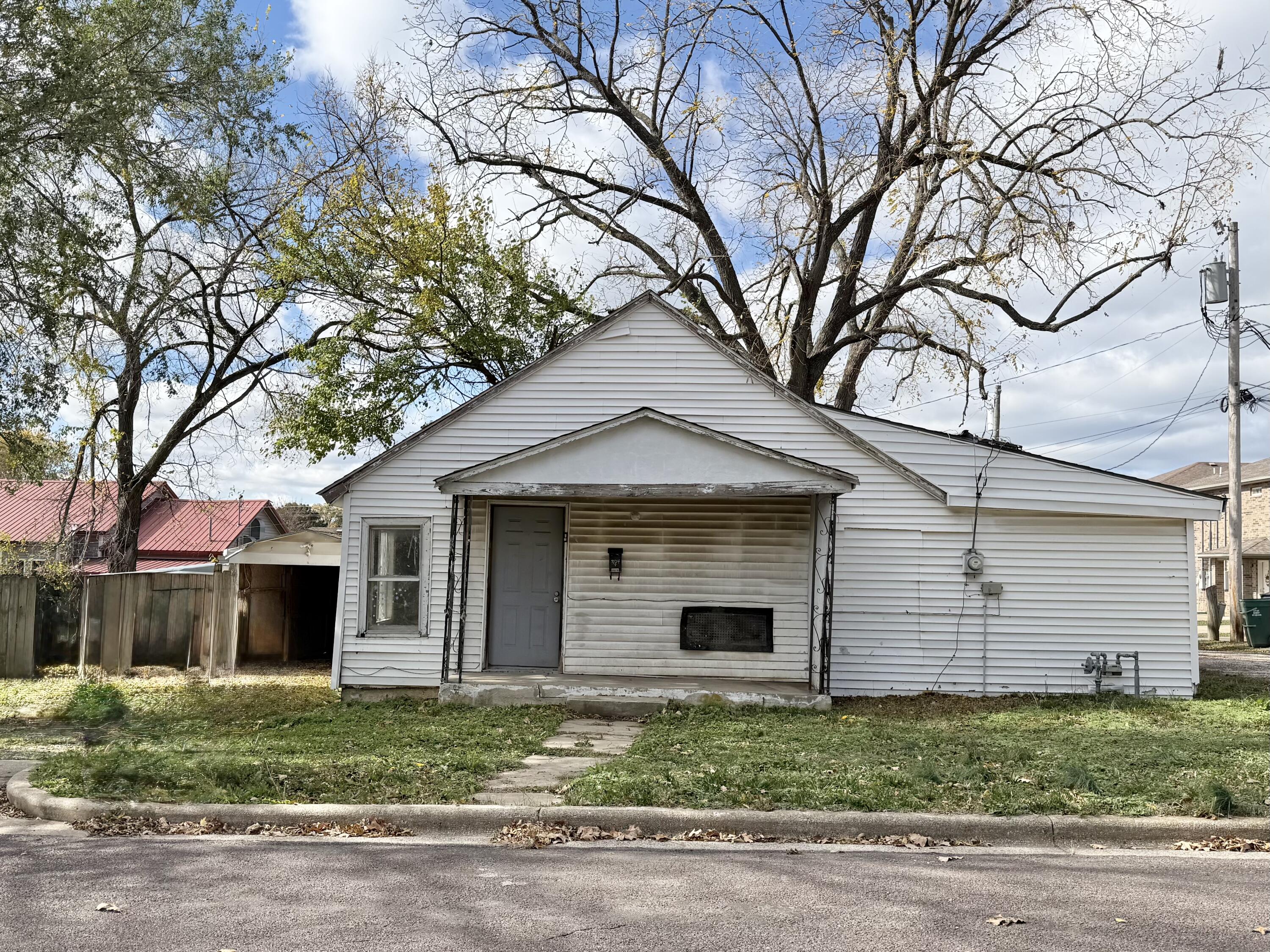 304 15th Street Monett, MO 65708 - Photo 1 of 1 IMG_7172