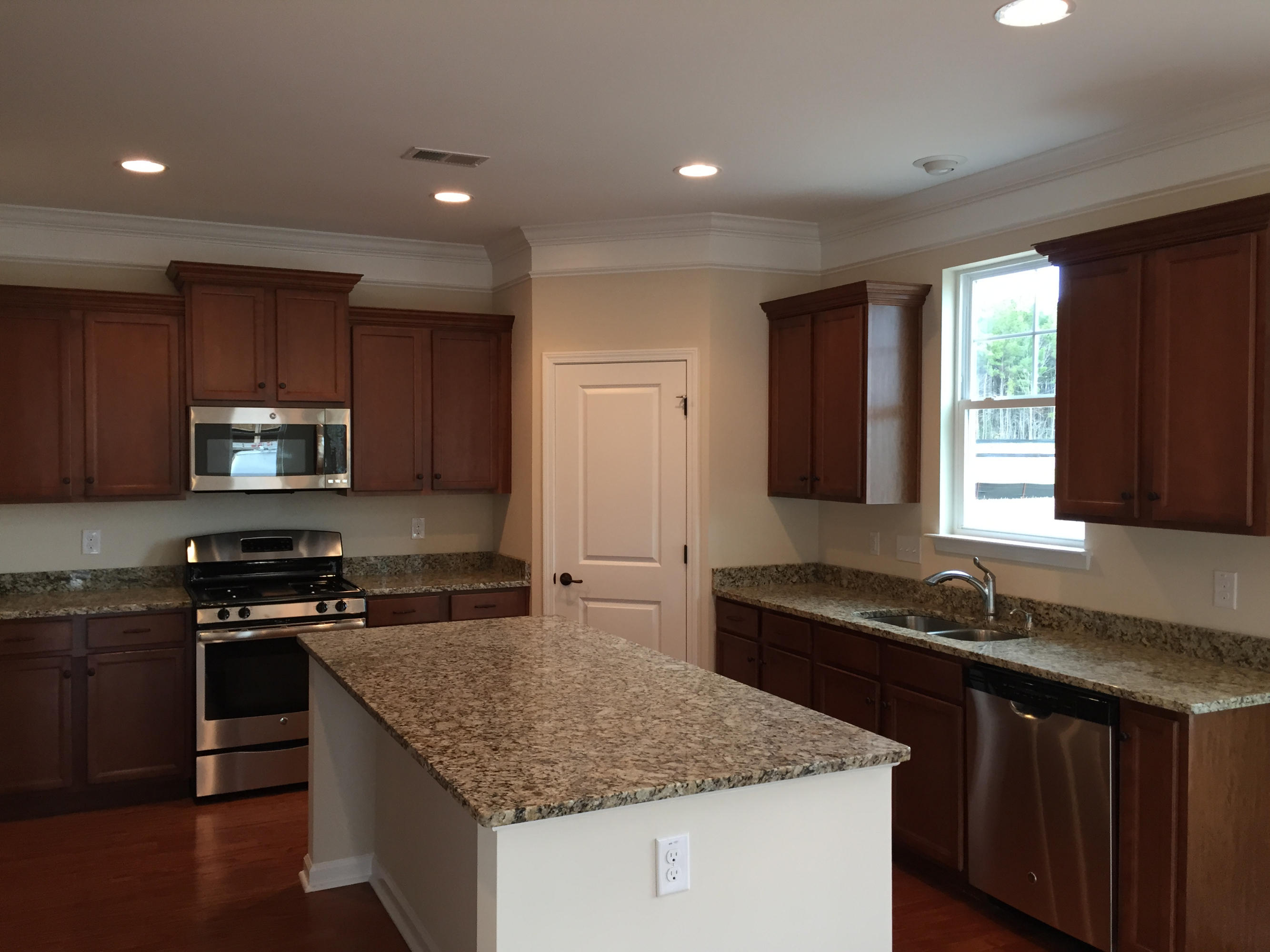 199 Charlesfort Way Moncks Corner, SC 29461 - Photo 5 of 11 IMG_0267